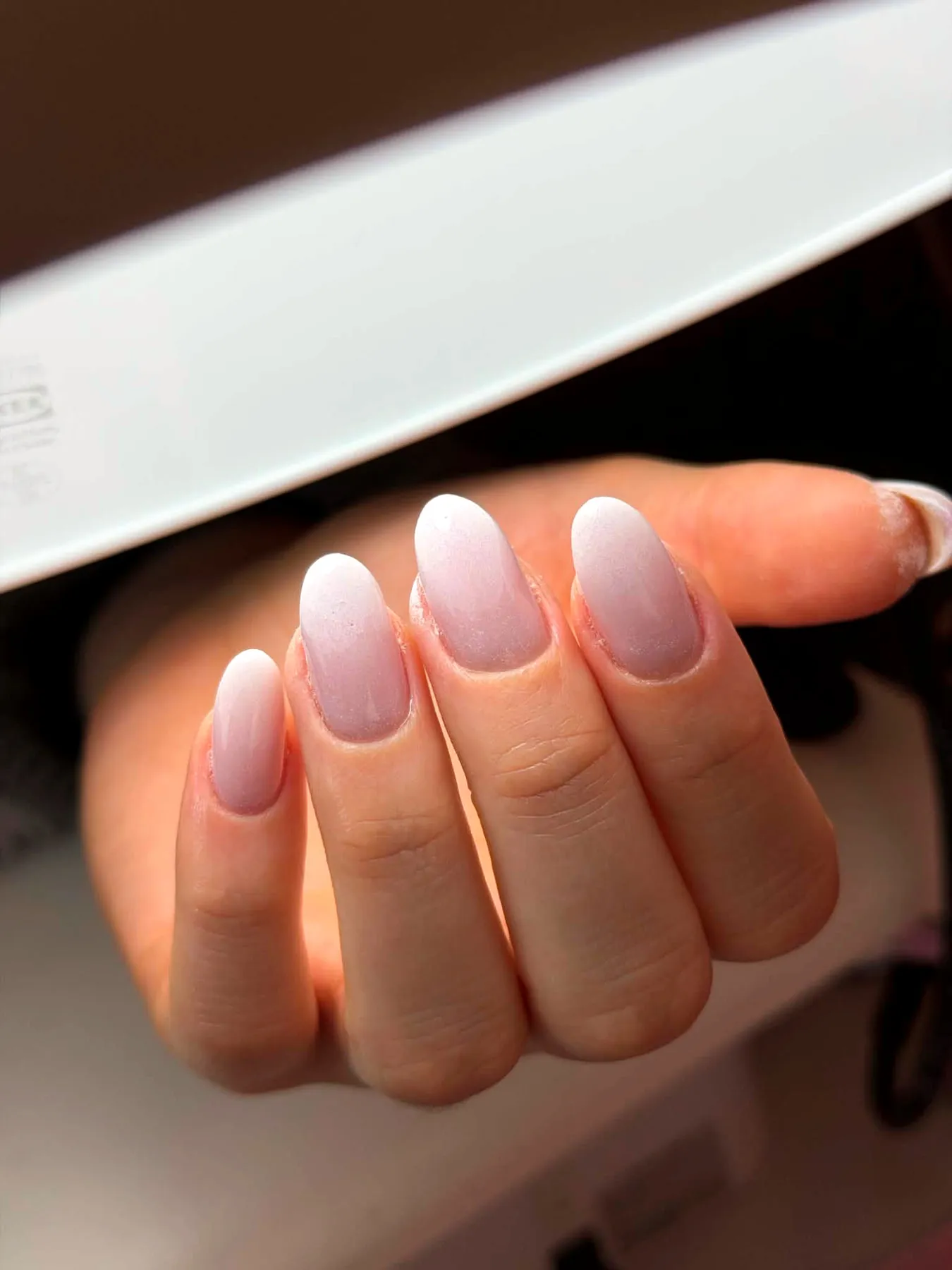 Réalisation ongles chez Louvéa — pose 3