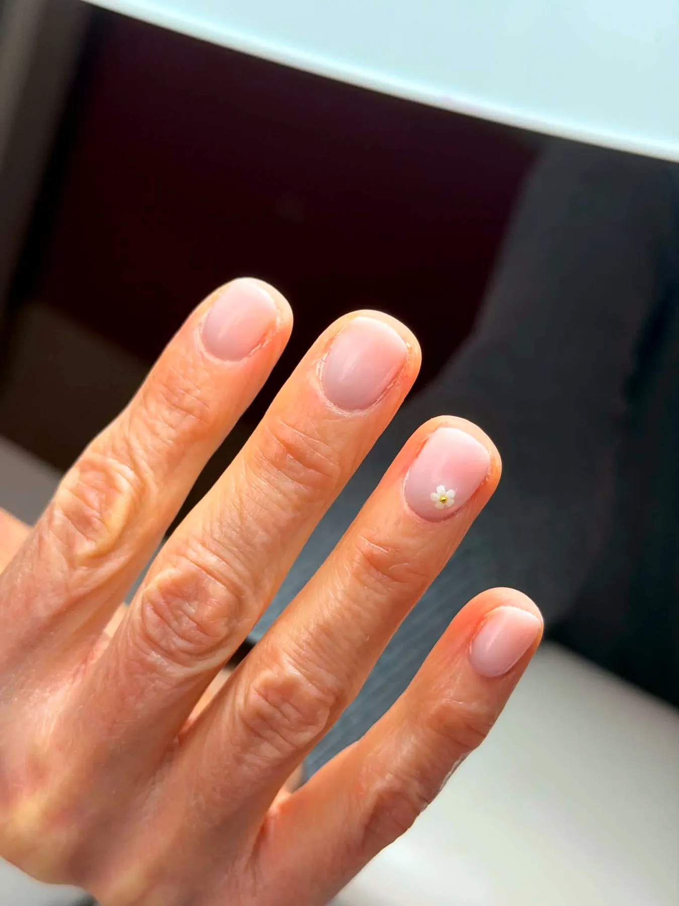 Réalisation ongles chez Louvéa — pose 14