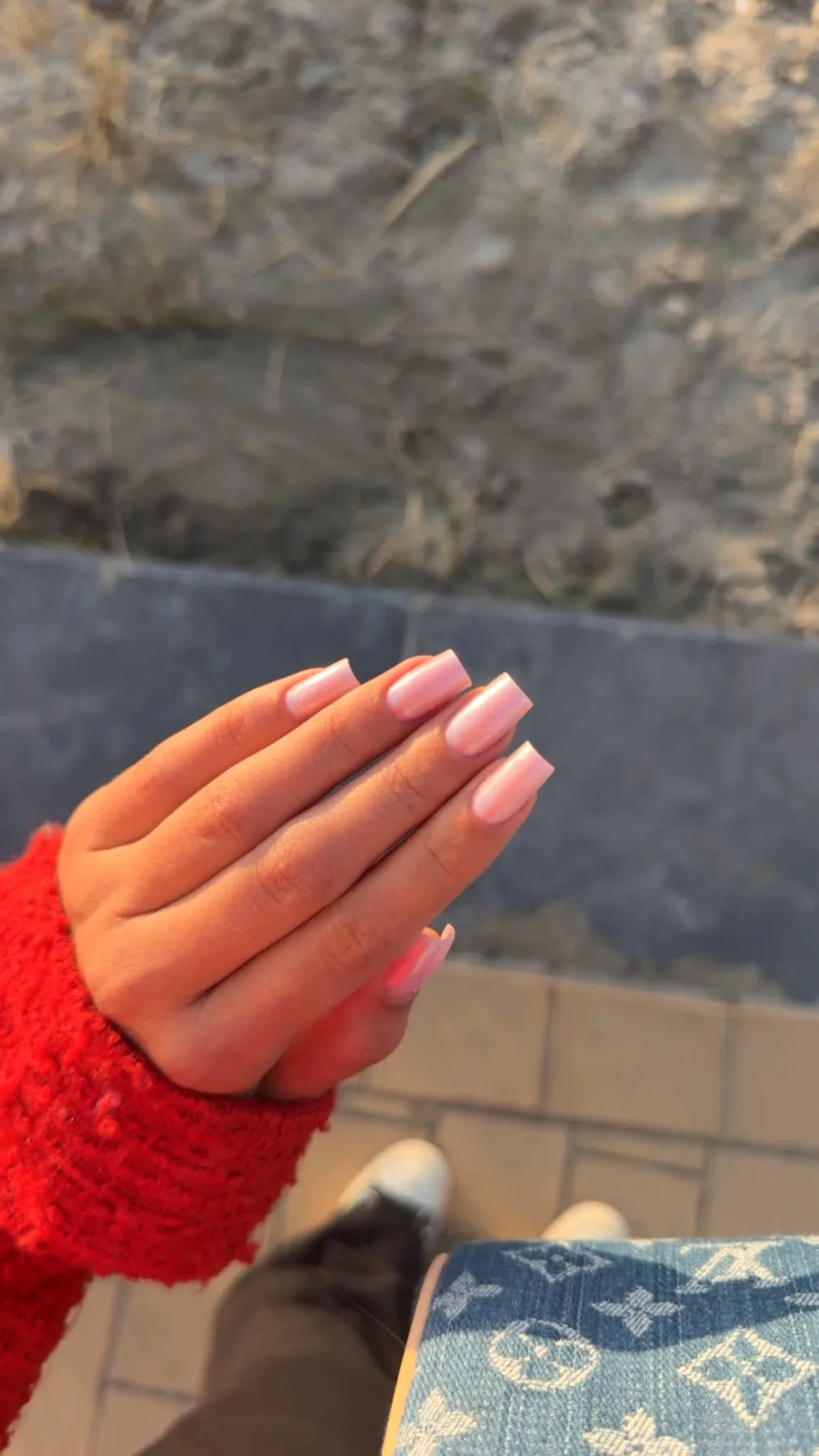 Réalisation ongles chez Louvéa — pose 25